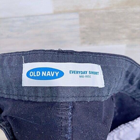 OLD NAVY Mid Rise Everyday Chino Short Black Cotton Womens 8 - Picture 2 of 4